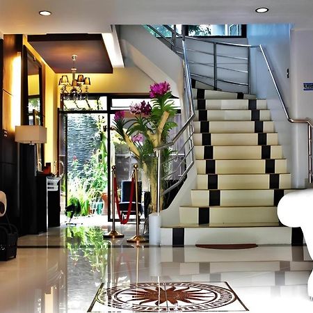 เพอริด็อต สวีตส์ Hotel Davao ภายนอก รูปภาพ