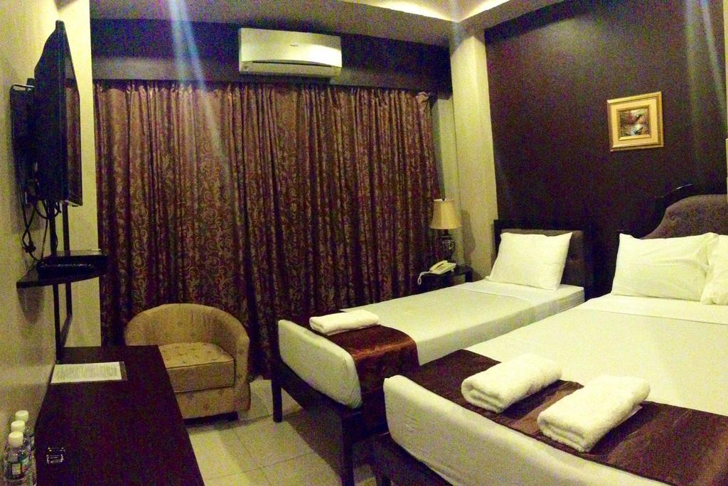 เพอริด็อต สวีตส์ Hotel Davao ภายนอก รูปภาพ