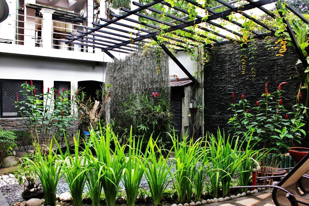 เพอริด็อต สวีตส์ Hotel Davao ภายนอก รูปภาพ