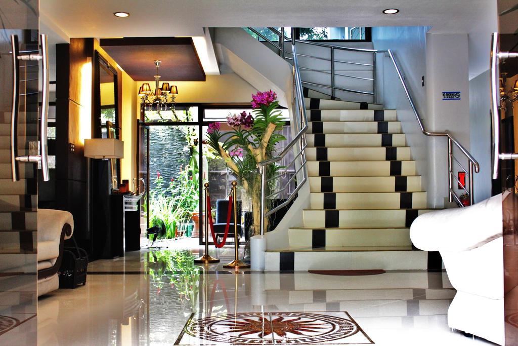 เพอริด็อต สวีตส์ Hotel Davao ภายนอก รูปภาพ