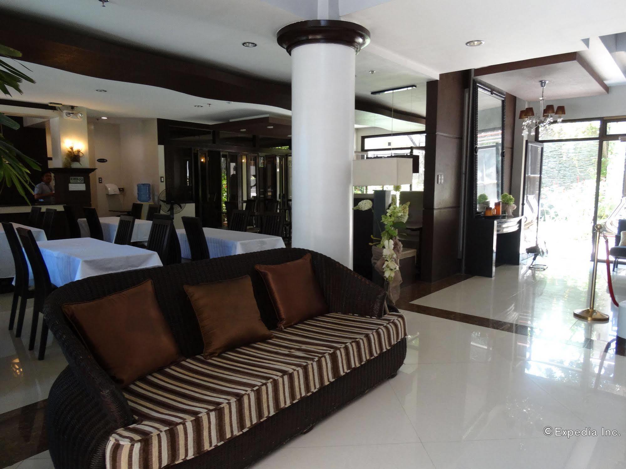 เพอริด็อต สวีตส์ Hotel Davao ภายนอก รูปภาพ