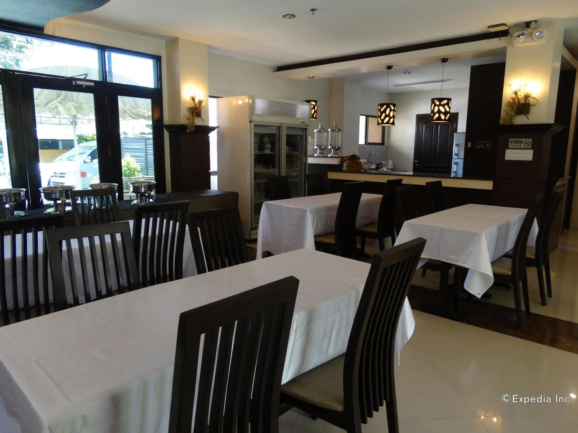 เพอริด็อต สวีตส์ Hotel Davao ภายนอก รูปภาพ